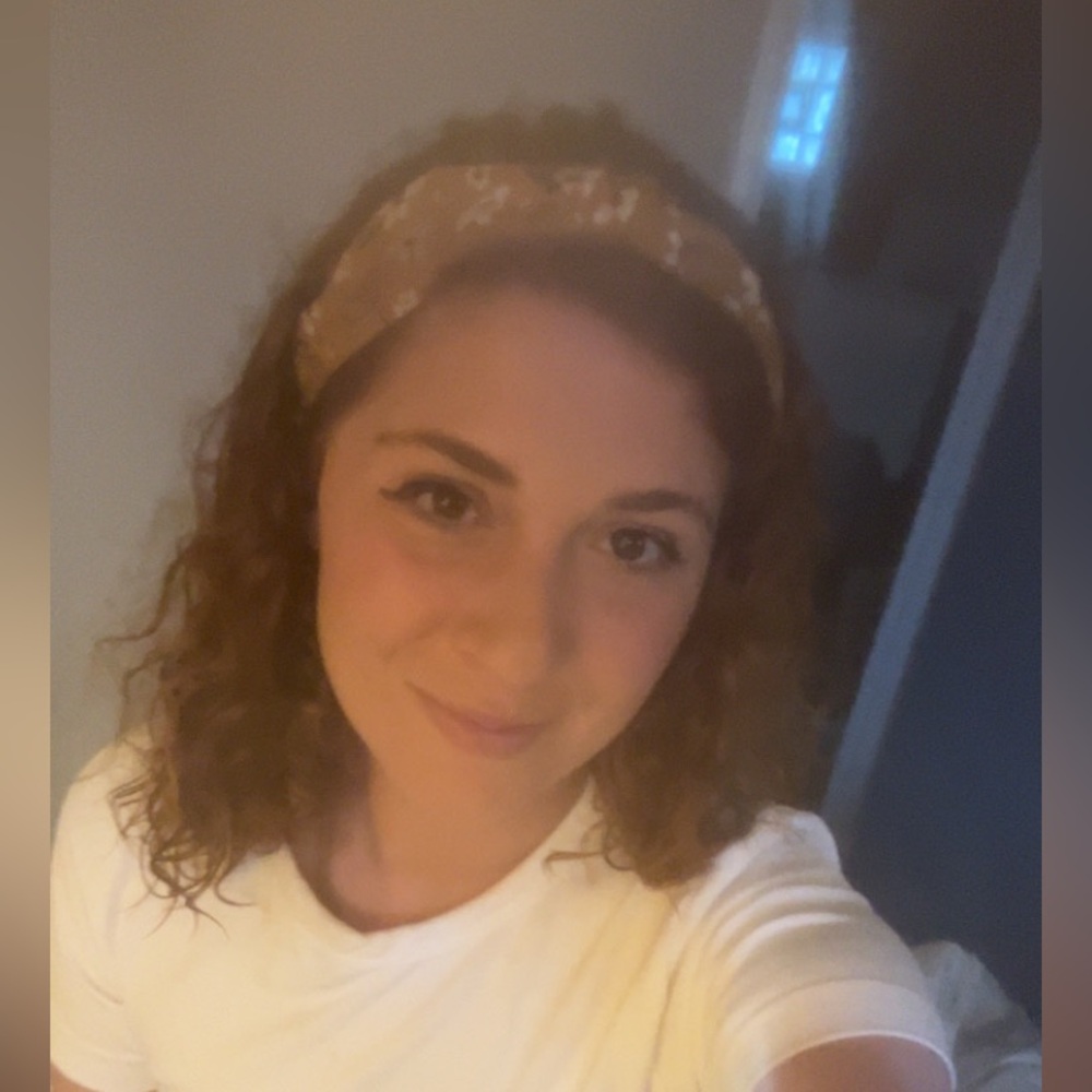 Meet your Posher, Alexis